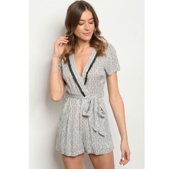 NWT Waist Tie Romper - Picture 1 of 9